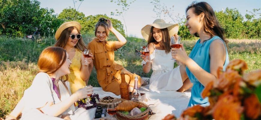 Galentines,Day.,Slumber,Party.,Summer,Picnic,Party,Ideas,,Outdoor,Gathering